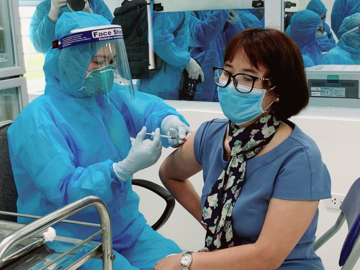 Four more Vietnamese localities conduct COVID-19 vaccinations